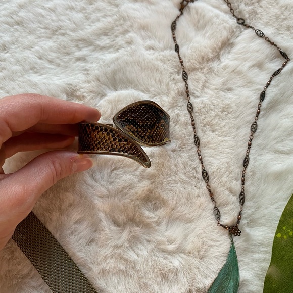 JEWELRY BUNDLE - Picture 5 of 9